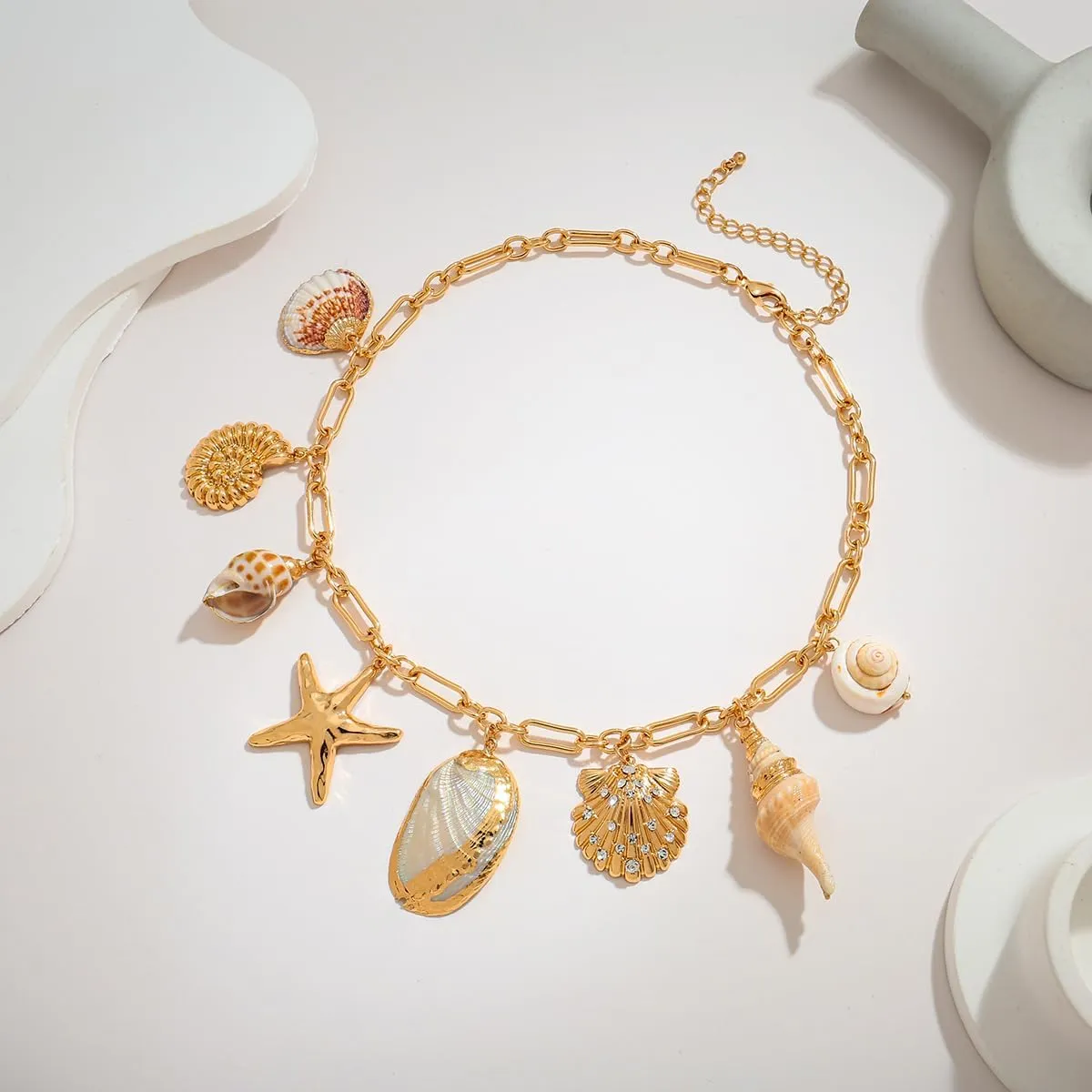 Beach Necklaces for Women Dainty Gold Shell Charm Cute Starfish with Gold Chain Hypoallergenic Summer Beachy Necklace Fashion Trendy