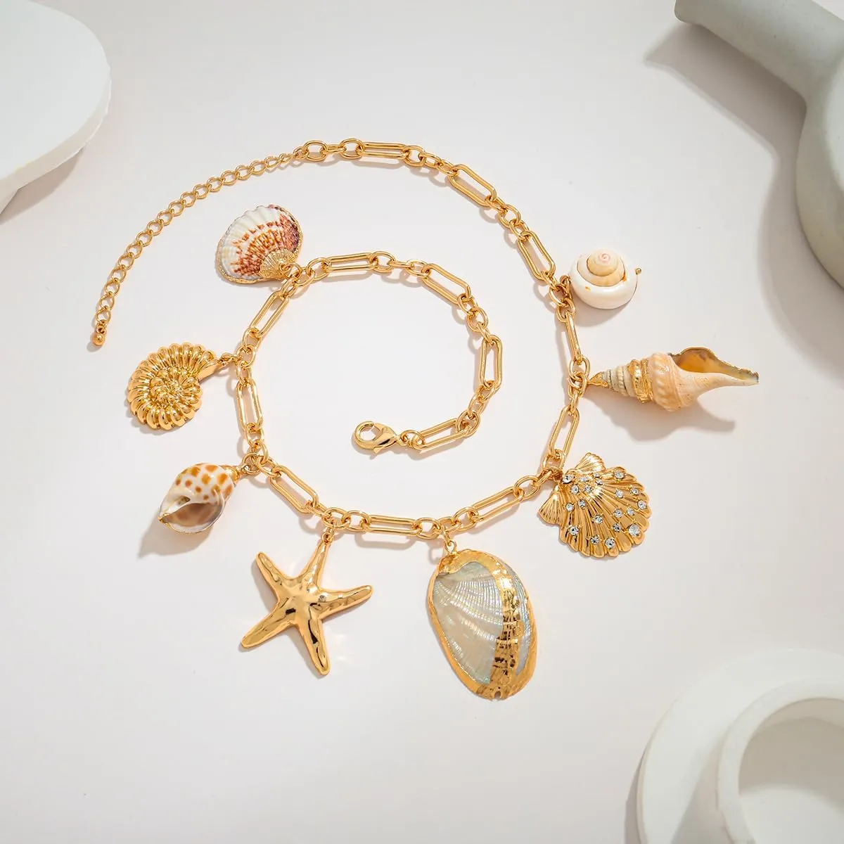 Beach Necklaces for Women Dainty Gold Shell Charm Cute Starfish with Gold Chain Hypoallergenic Summer Beachy Necklace Fashion Trendy