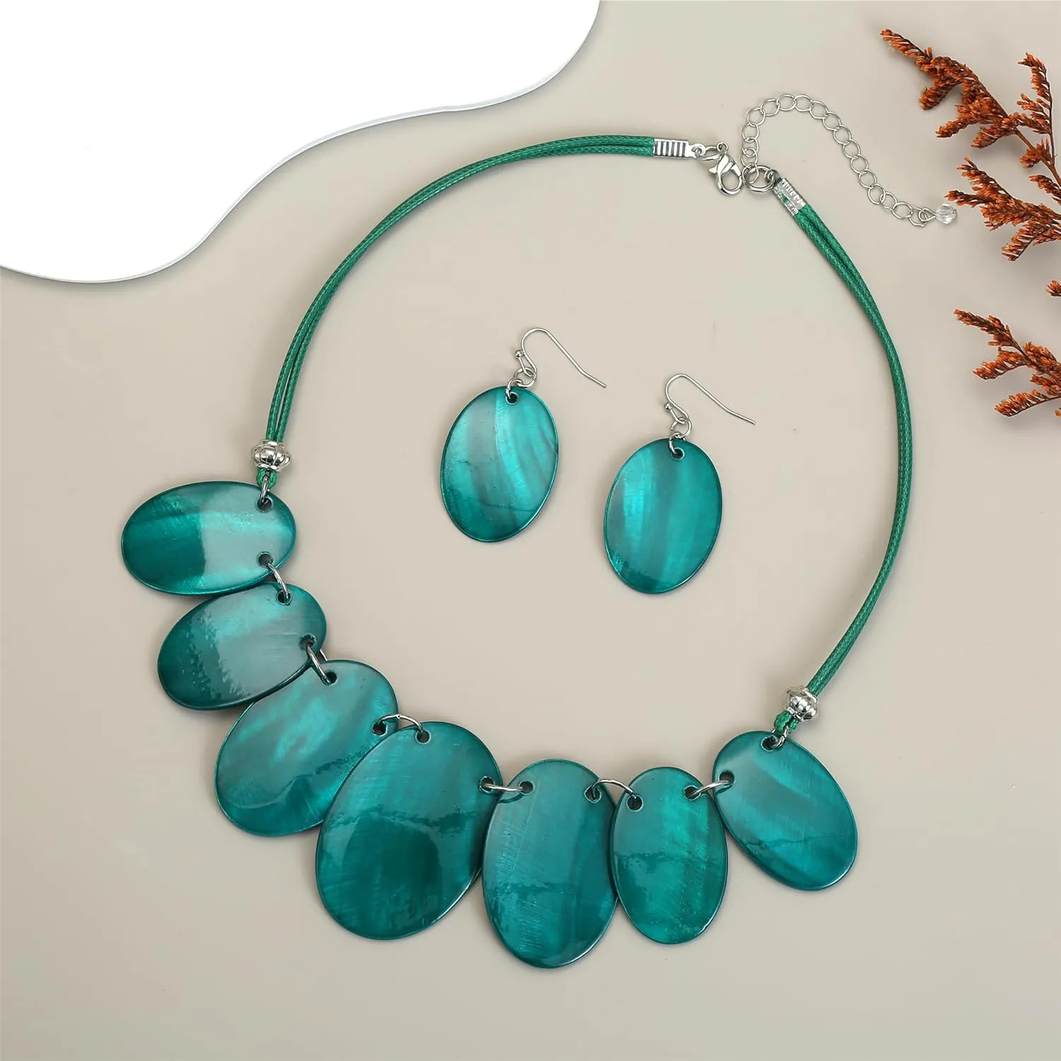 Big Oval Chunky Statement Necklaces Set for Women Fashion Western Boho Colorful Shell Choker Necklace and Earrings Set for Holiday Costume Jewelry Gifts
