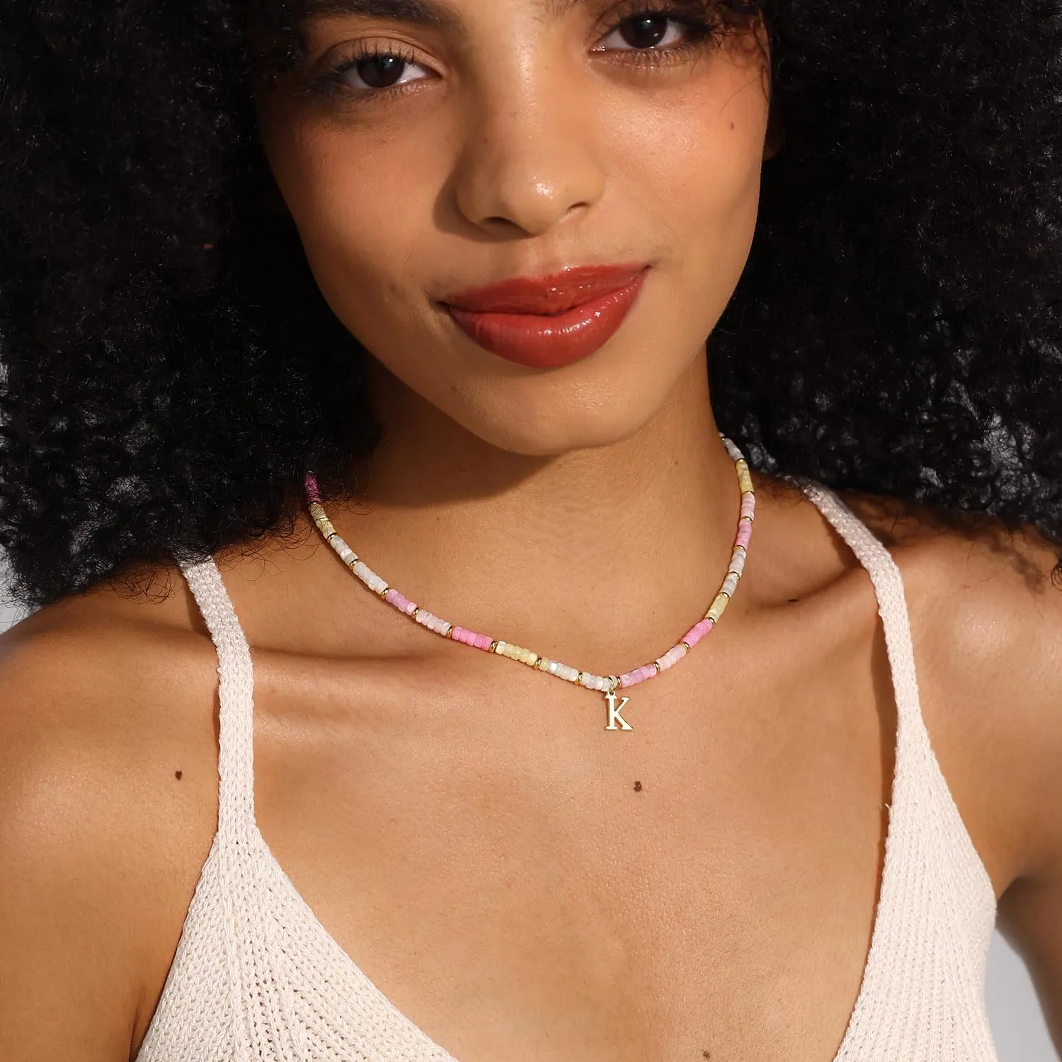 Colorful Shell Initial Necklaces for Women Dainty Natural Shell Necklaces Cute Choker Necklace Puka Shell Beaded Necklace Handmade Jewelry Gifts for Her