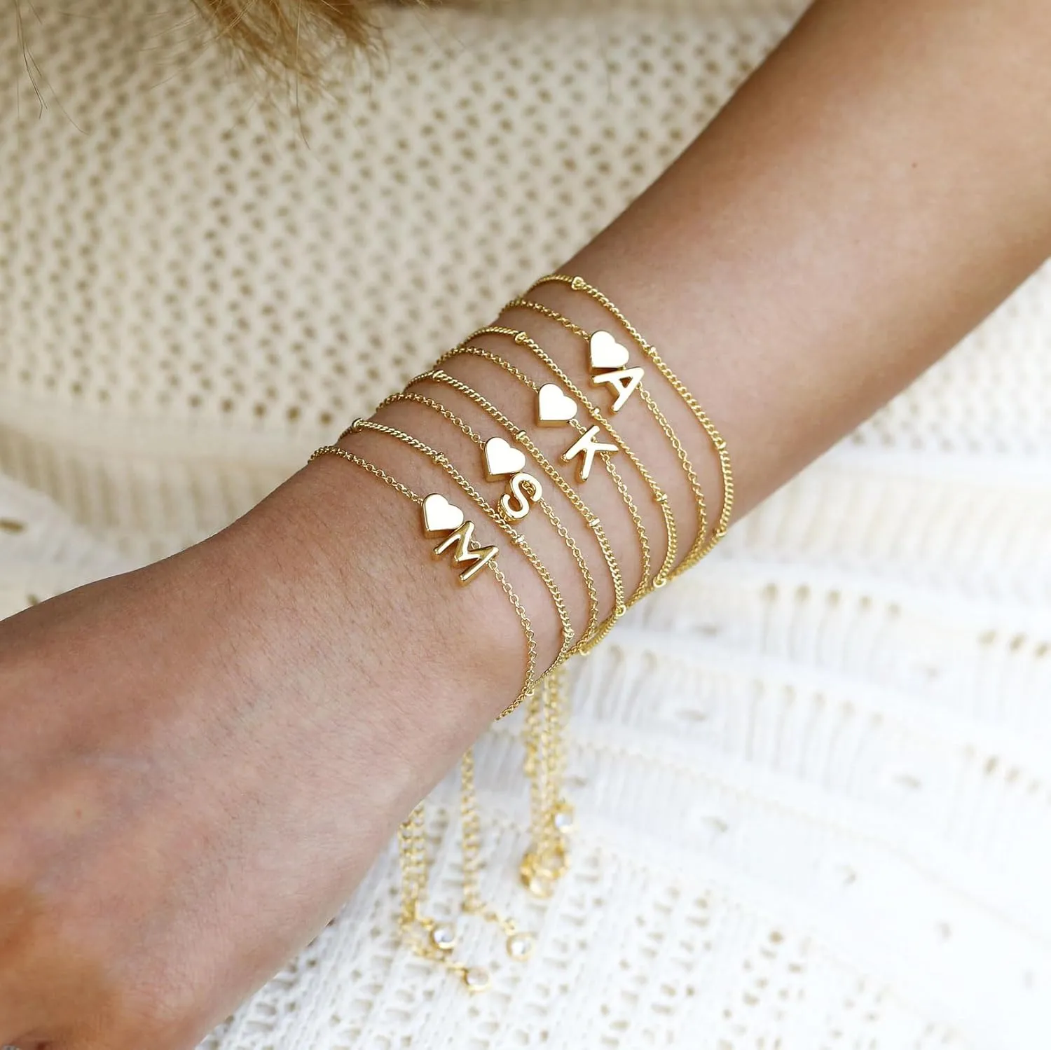 Dainty Initial Heart Bracelets for Women Trendy 18K Gold Plated Charm Bracelet for Teens Personalized A-Z Letter Cute Bracelet Fashion Layered Chain Bracelets for Women Gift