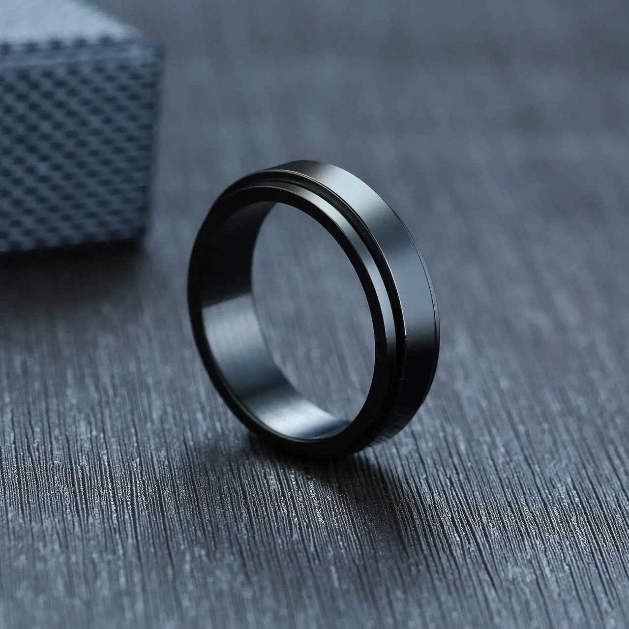Men Women's Stainless Steel Anxiety Rotatable Ring Polished Statement Wedding Band
