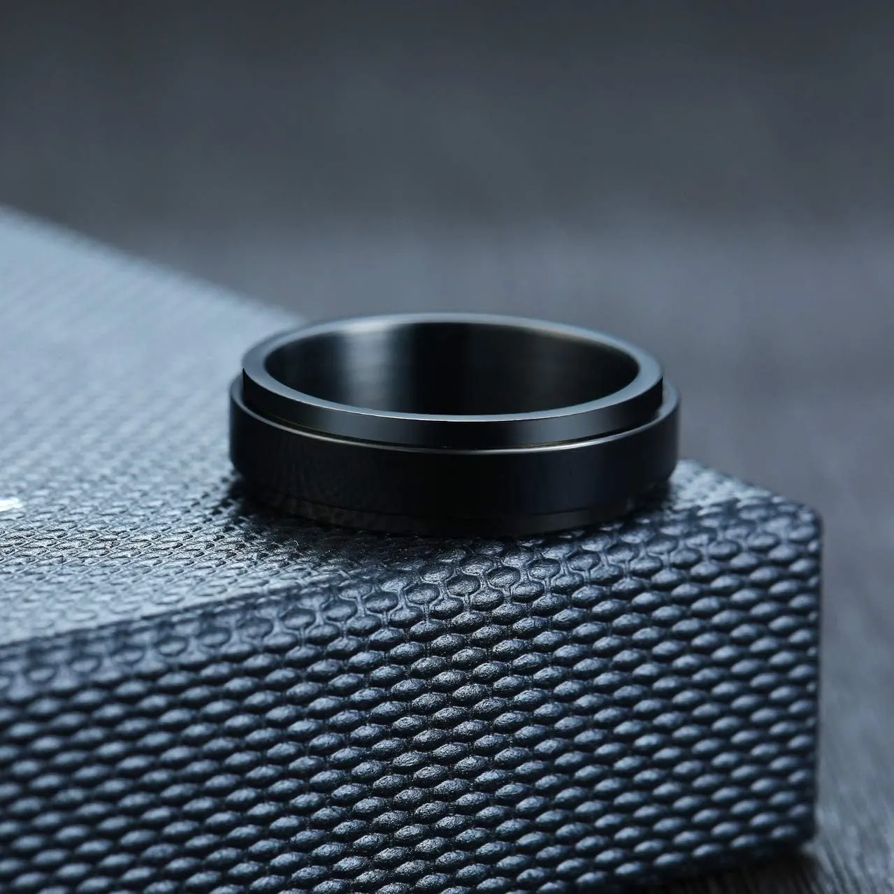 Men Women's Stainless Steel Anxiety Rotatable Ring Polished Statement Wedding Band