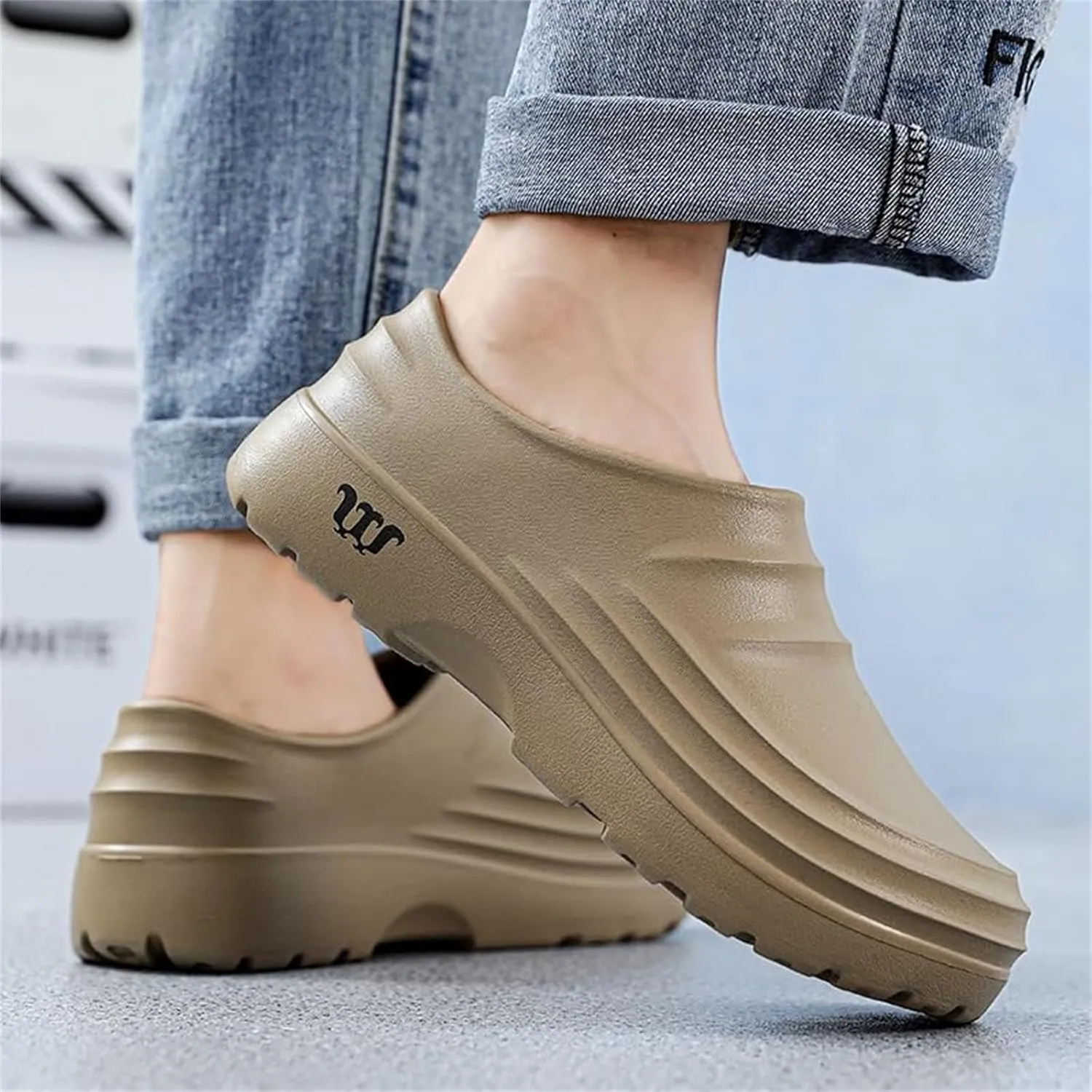 Mule Clog Women Men Comfortable Non Slip Resistant Work Shoes Waterproof Breathable Armadillo Clogs Ideal for Nurse Healthcare Kitchen Food Service Garden Unisex