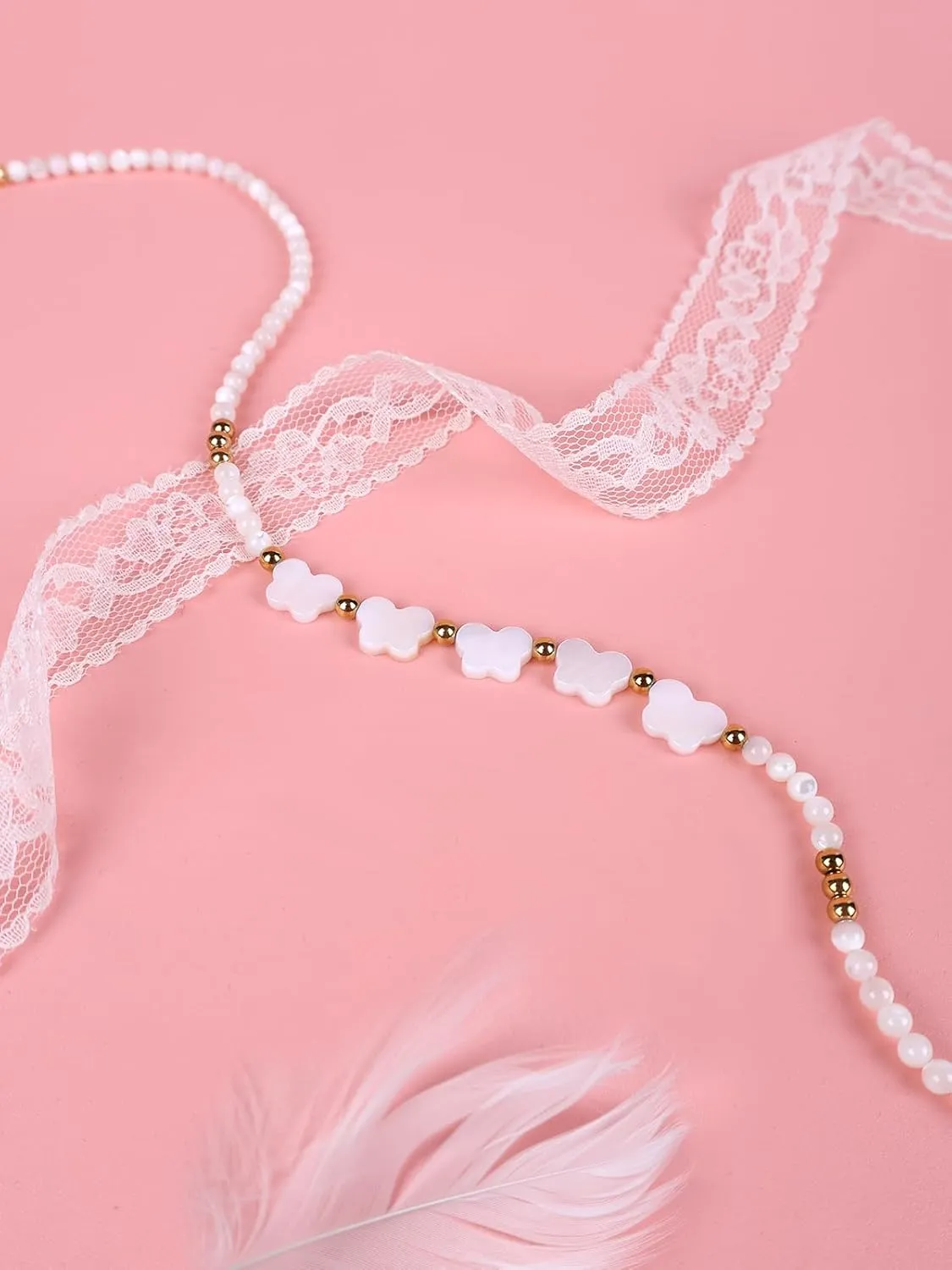 Necklace for Women Mother of Pearl Necklaces Trendy Beaded Choker for Women 14K Gold Plated Jewelry Gifts for Women Mon Daughter Birthday Gifts Handmade Puka shell necklace