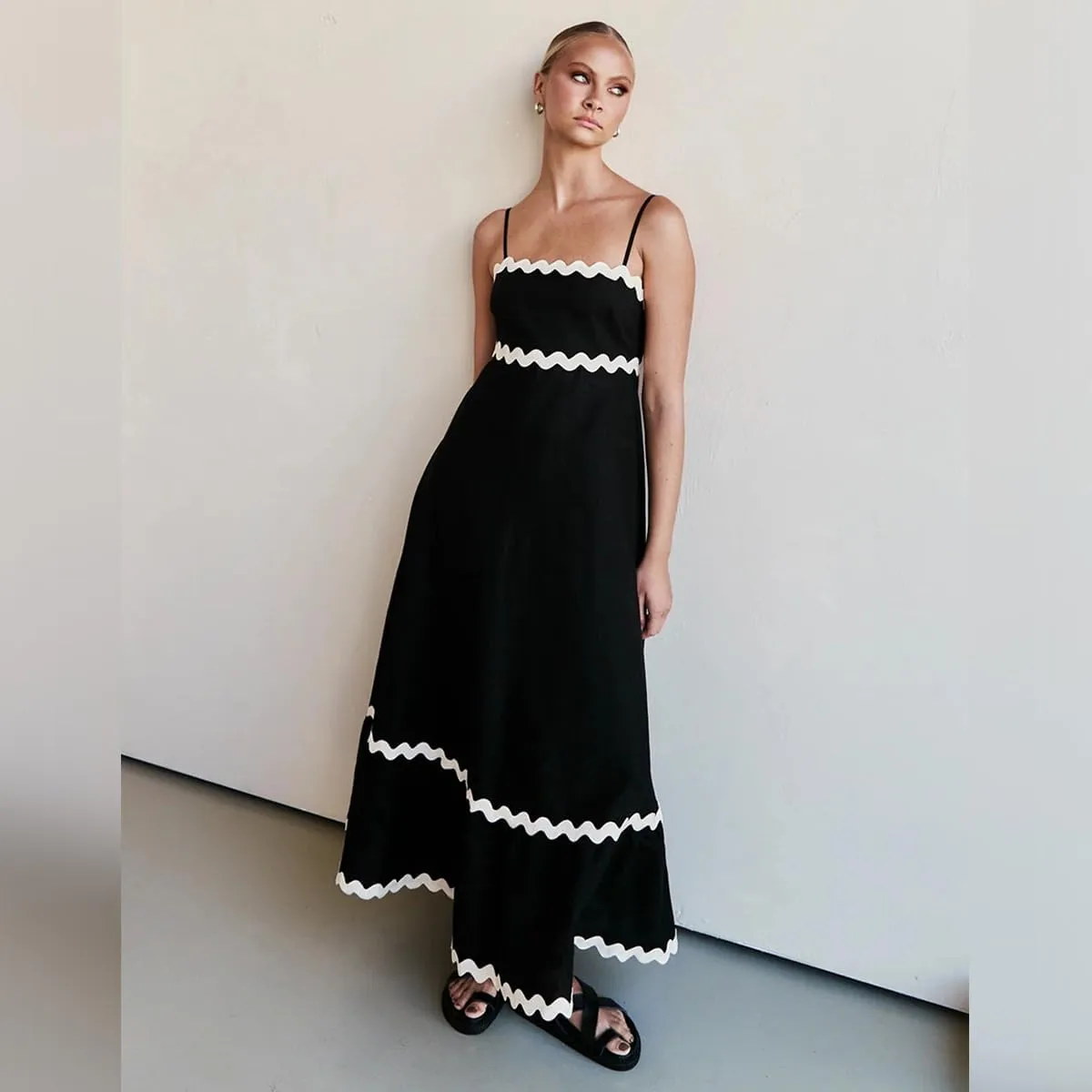 ODIZLI Women Spaghetti Straps Sleeveless Smocked Sundresses Long Flowy A-Line Midi Dress Summer