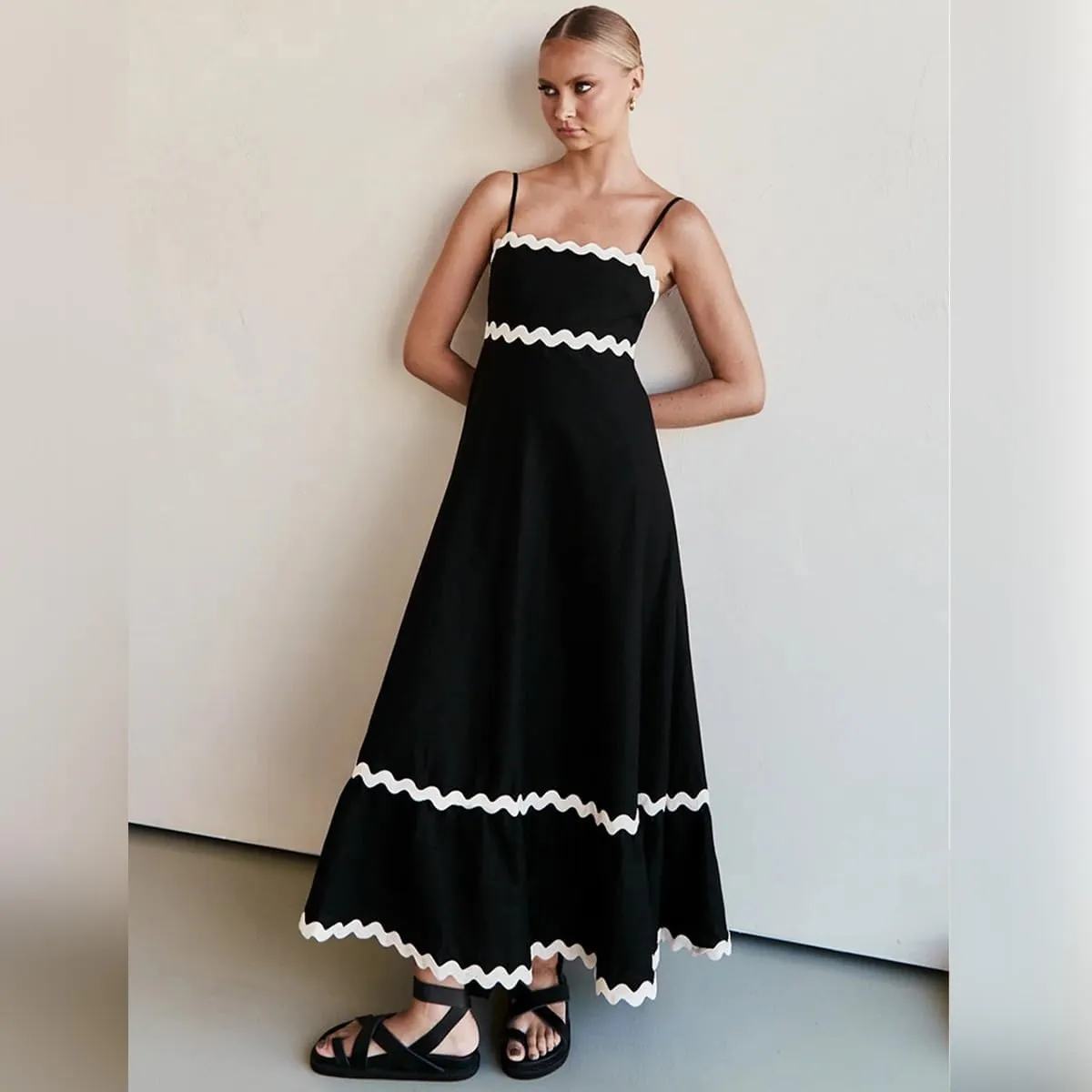 ODIZLI Women Spaghetti Straps Sleeveless Smocked Sundresses Long Flowy A-Line Midi Dress Summer