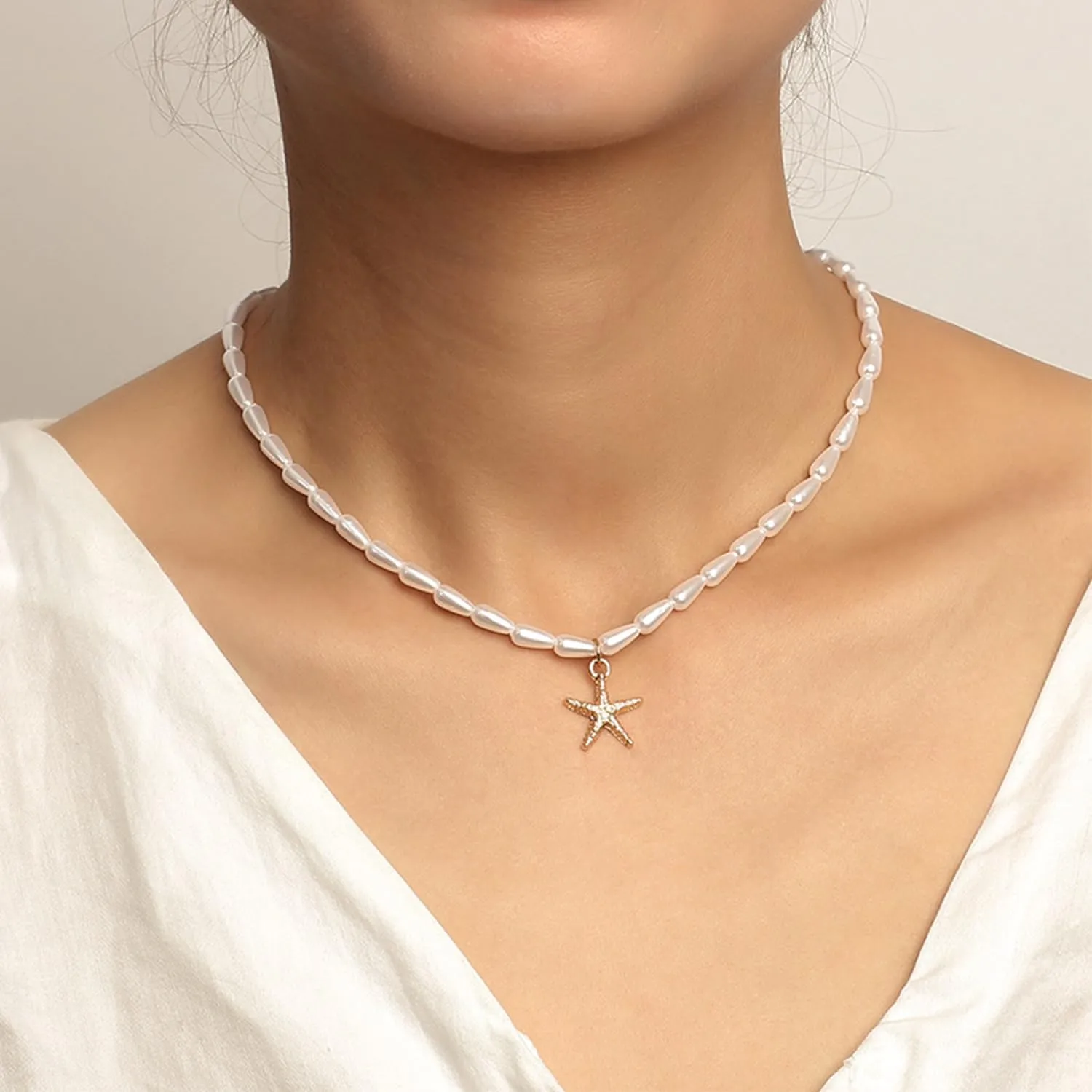 Pearl Shell Choker Necklace for Women Shell Starfish Pendant Necklace Pearl Layered Beach Necklace for Women Summer Hawaii Beach Surfer Holiday Gifts