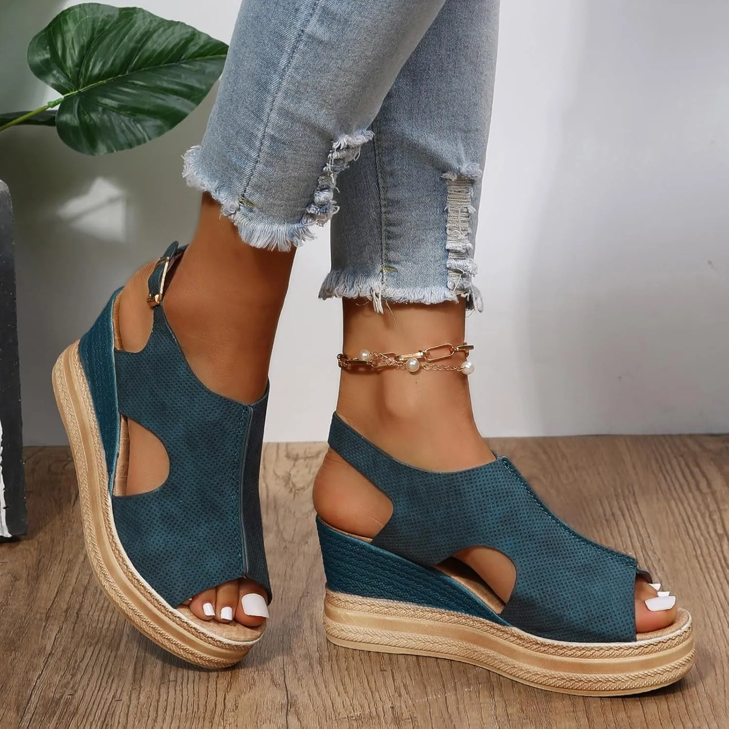 Platform Wedge Low Heels Sandals for Women 2025 Summer Casual Open Toe Orthopedic Thick Sole Lightweight Sandals Wide Width Walking Dress Shoes for Party Casual Beach Vacation