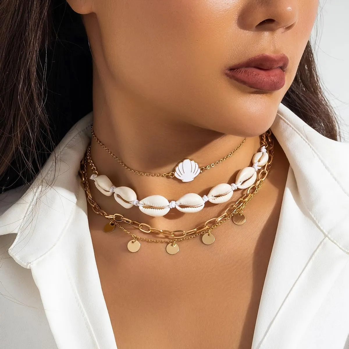 Shell Seashell Necklace Summer Beach Puka Shell Necklace Jewelry Choker Beach Necklaces for Women Preppy Shell Necklace Layered Charm Sequins Starfish Conch