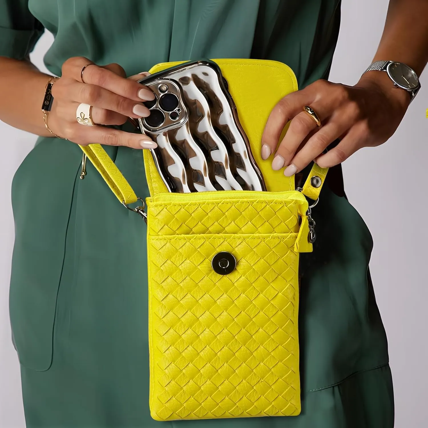 Small Crossbody Bags for Women Small Purses Woven Cell Phone Purse Travel Purse Wallet Phone Purses