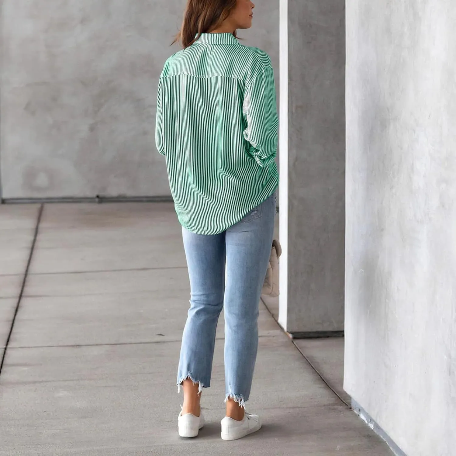 Women Striped Linen Shirts Button Down Cotton Short Sleeve Blouses V Neck Collared Button-up Gauze Tops with Pocket