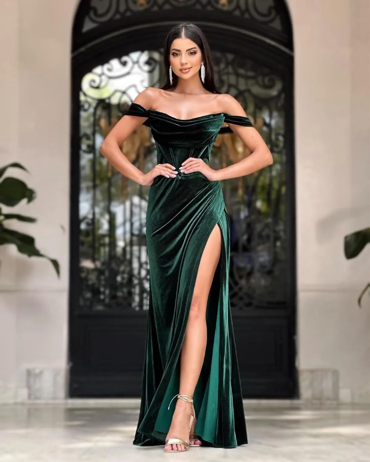 Women's Velvet Prom Dresses Off Shoulder Evening Formal Gowns Long Mermaid Bridesmaid Dress with Slit